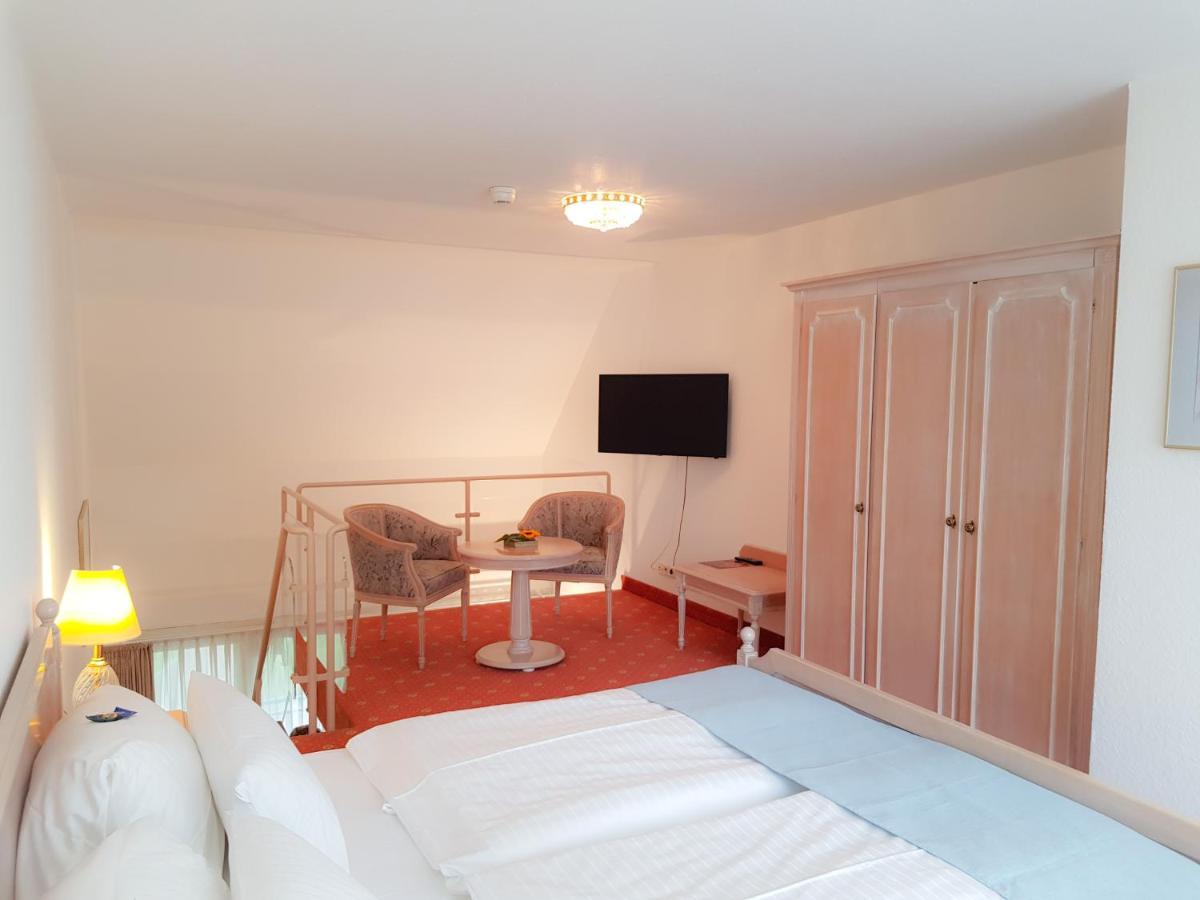 Hotel Graf Eberhard Bad Urach Exterior foto